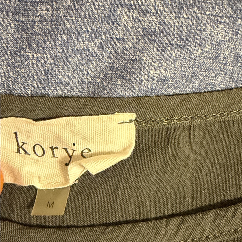 Gray Twist Hem Short Sleeve Top - Picture 6 of 7
